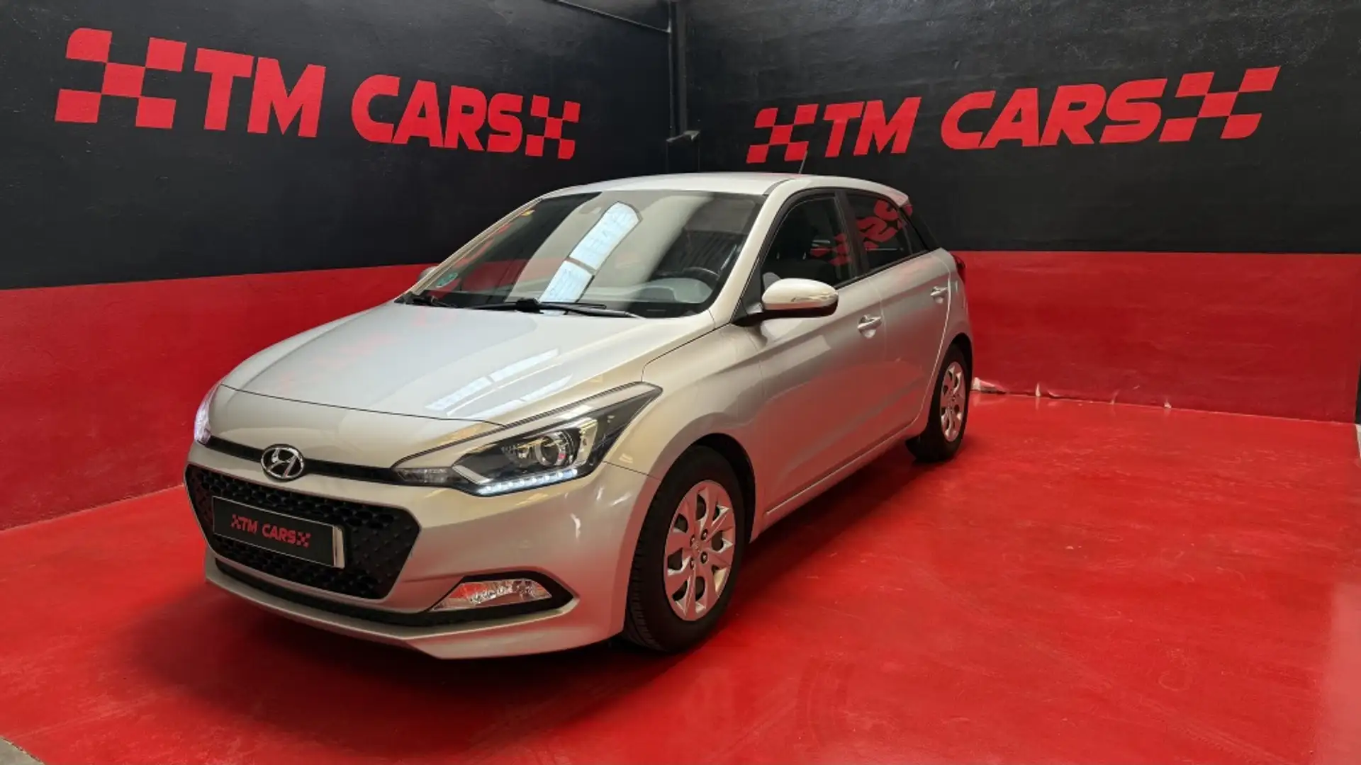 Hyundai i20 1.2 BD Klass Grijs - 1