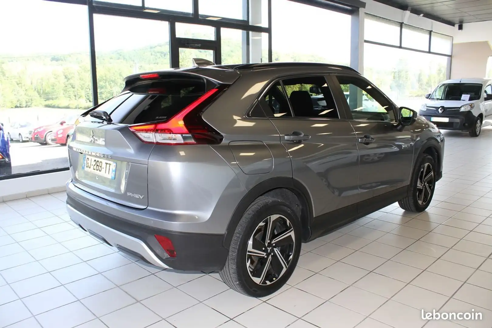 Mitsubishi Eclipse Cross 2.4 Mivec PHEV 188 ch Business 4WD 1er Main Gris - 2