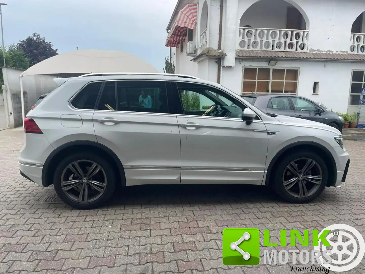 Volkswagen Tiguan 1.5 TSI 150 CV DSG R-Line Bianco - 2