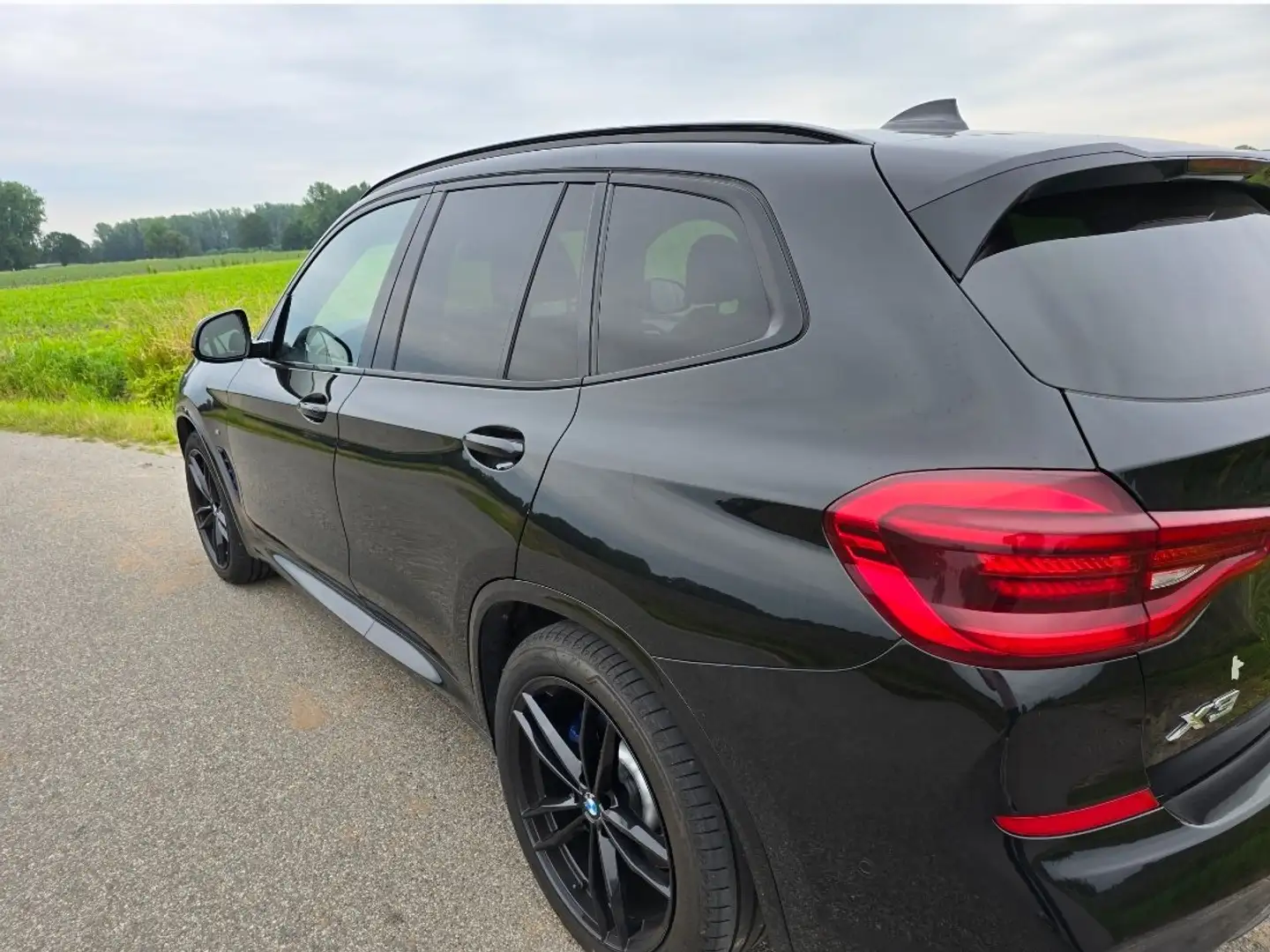 BMW X3 X3 xDrive20i Aut. Luxury Line Zwart - 1