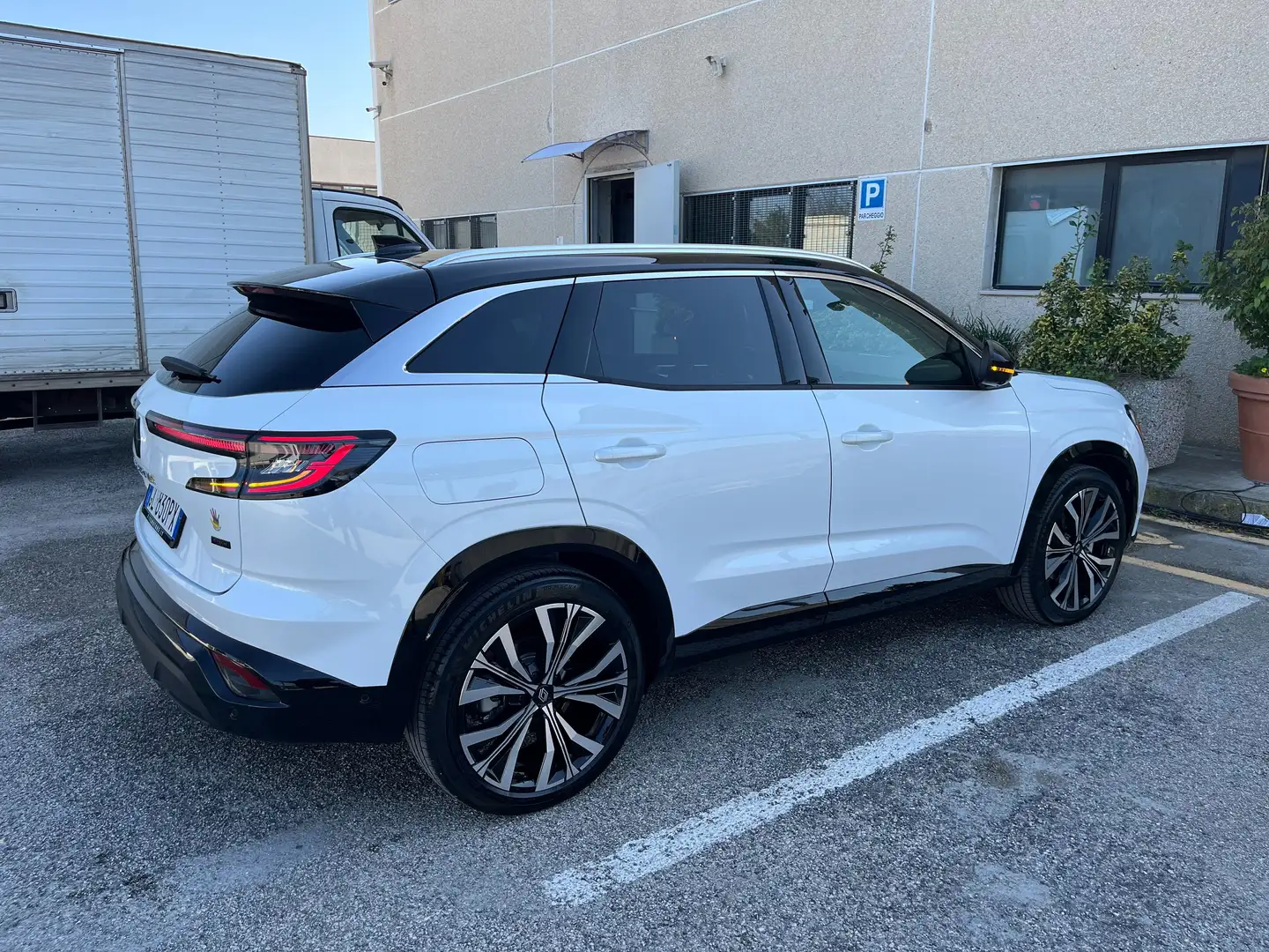 Renault Austral Austral 1.2 E-Tech full hybrid Iconic 200cv auto Bianco - 1