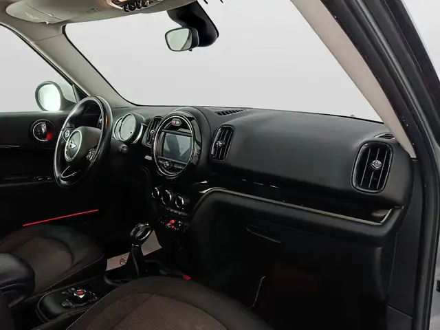 Mini Countryman view 10