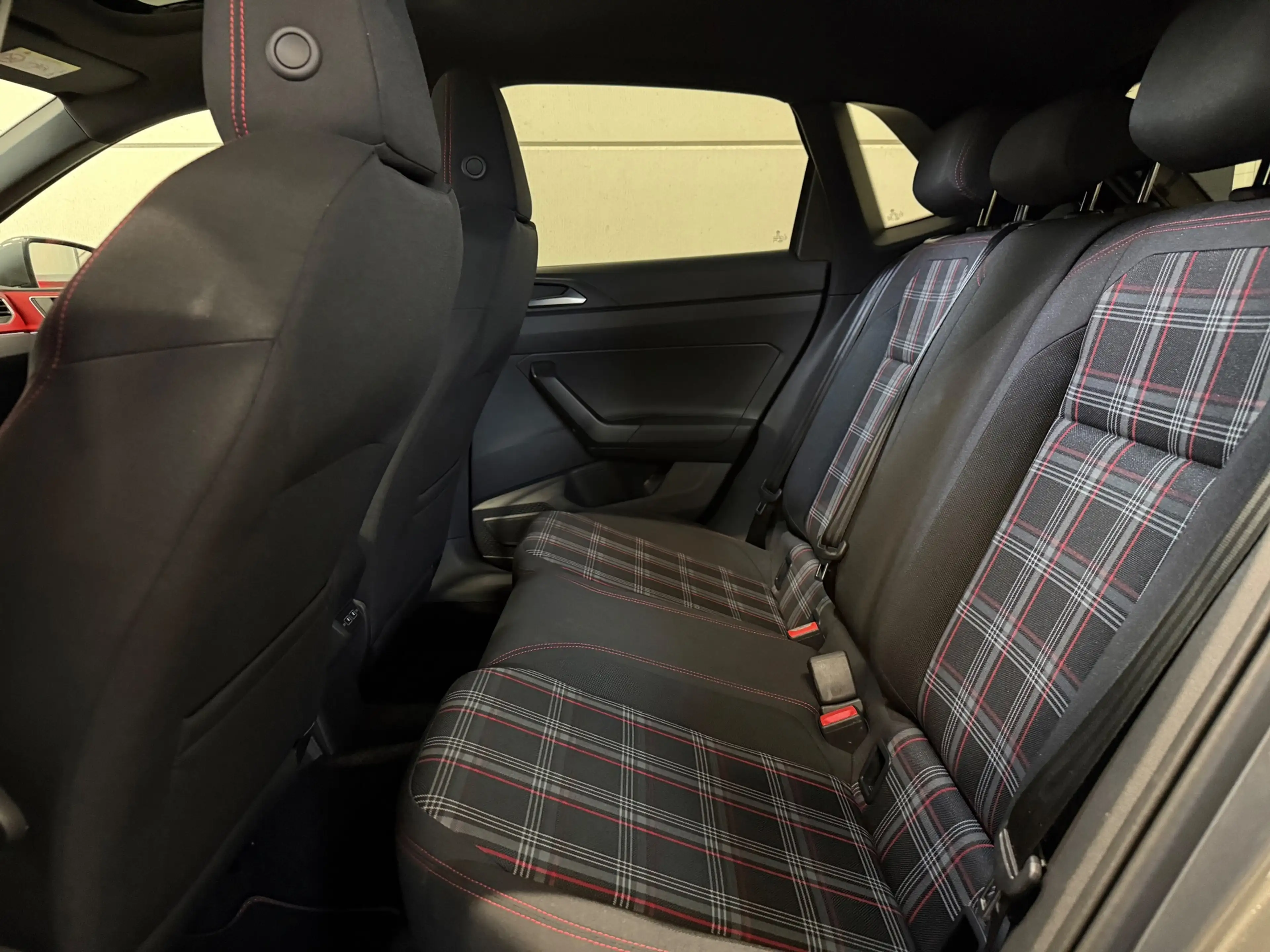 Volkswagen Polo GTI 2.0 TSI Pano, ACC, Virtual Cockpit, Apple Carplay, — photo 13