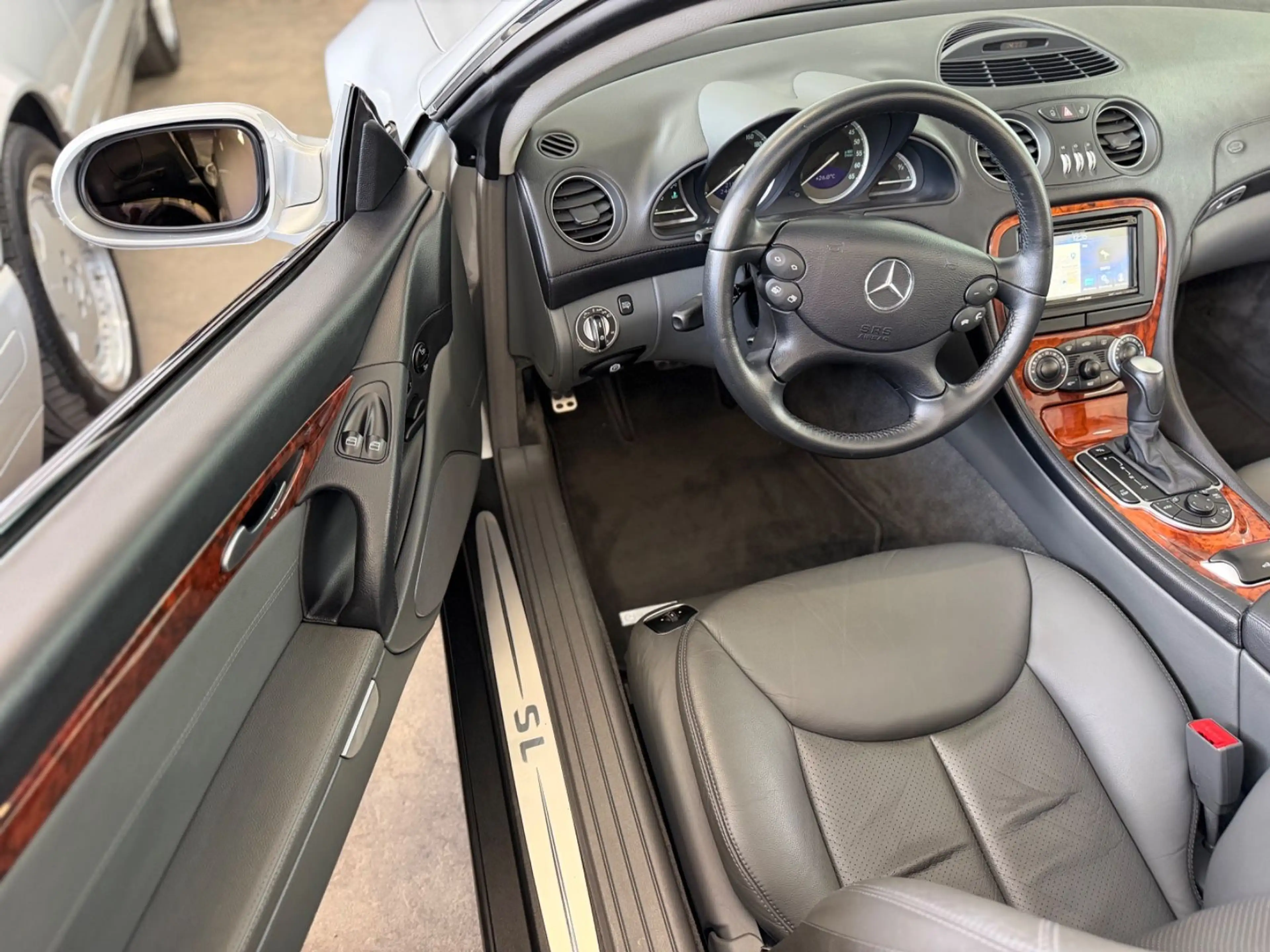 Mercedes-Benz SL 500 Klasse Zustand nur 24.TKM! — photo 13