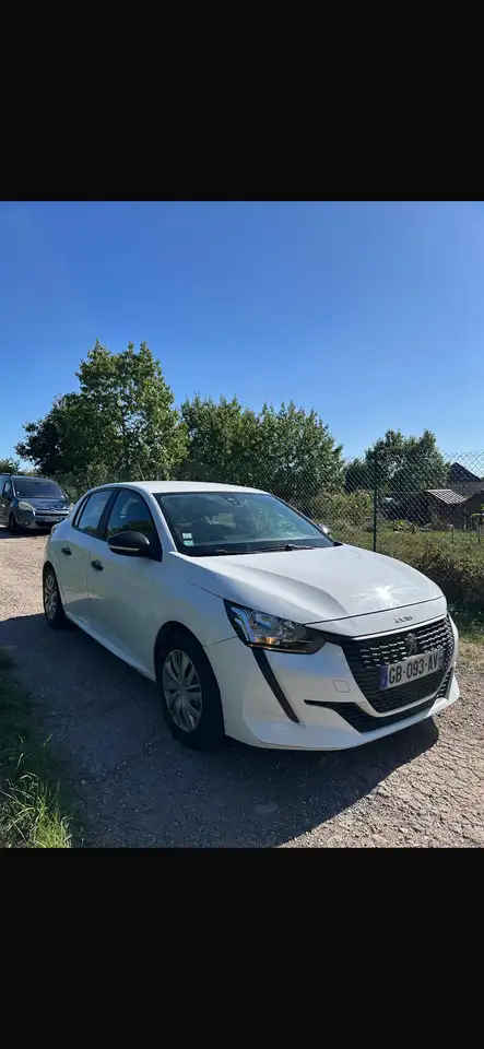 Peugeot 208 208 — photo 2