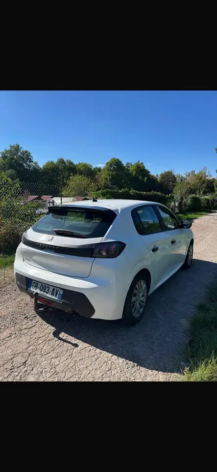 Peugeot 208 208 — photo 3