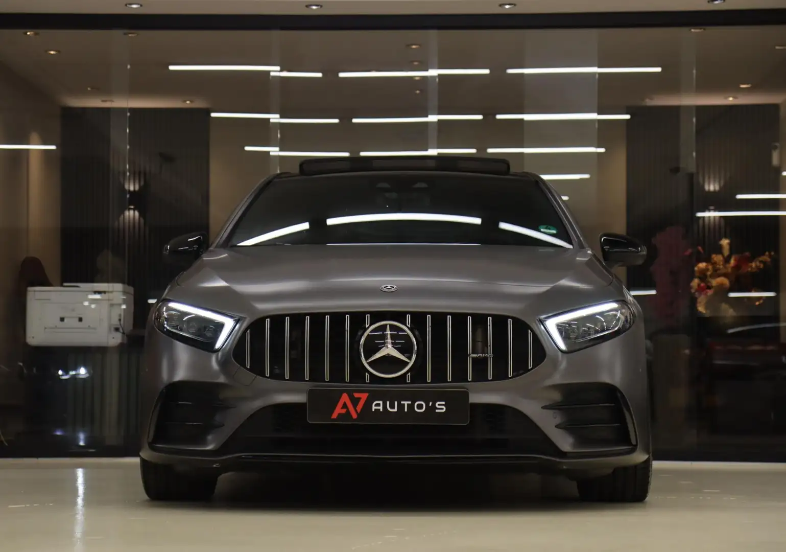 Mercedes-Benz A 35 AMG 4MATIC/PANODAK/AMGSTUUR/HEAD-UP/VOL Gris - 2