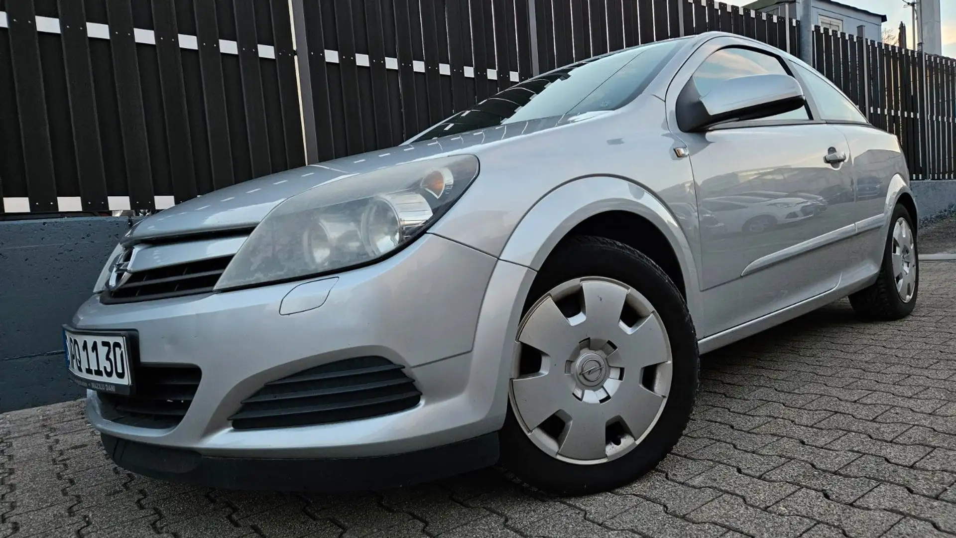 Opel Astra 1.8+TÜV +AUTO+GARANTIE+SITZH+PARKS+KLIMA Silber - 1