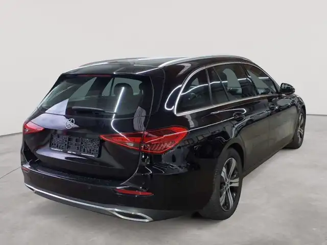 Mercedes-Benz C-Class view 4