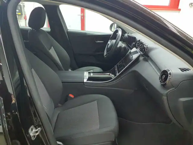 Mercedes-Benz C-Class view 7