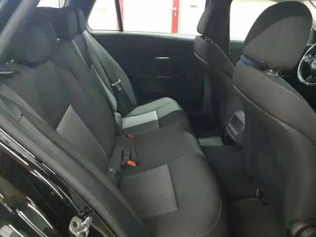 Mercedes-Benz C-Class view 13