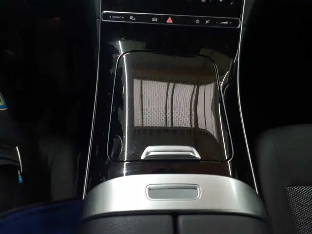 Mercedes-Benz C-Class view 10