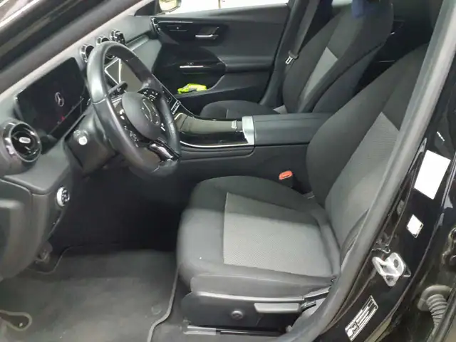 Mercedes-Benz C-Class view 8