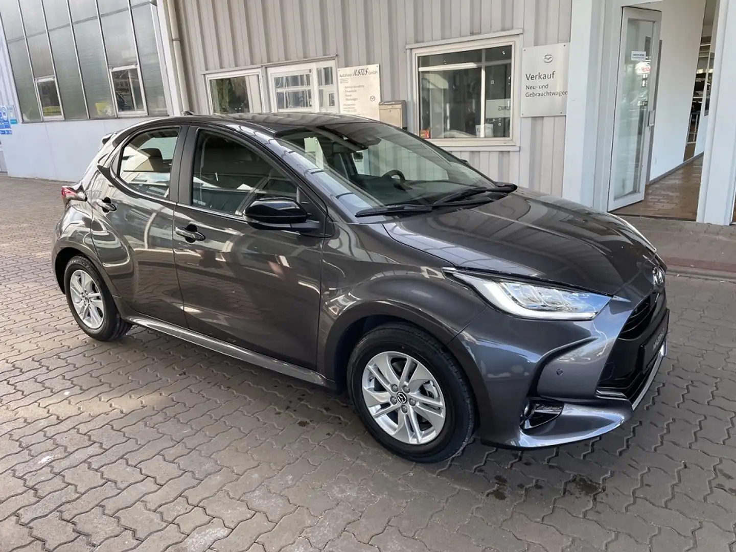 Mazda 2 Hybrid 1.5L VVT-i 116 PS AT FWD Agile, Comfort-P., Gris - 2