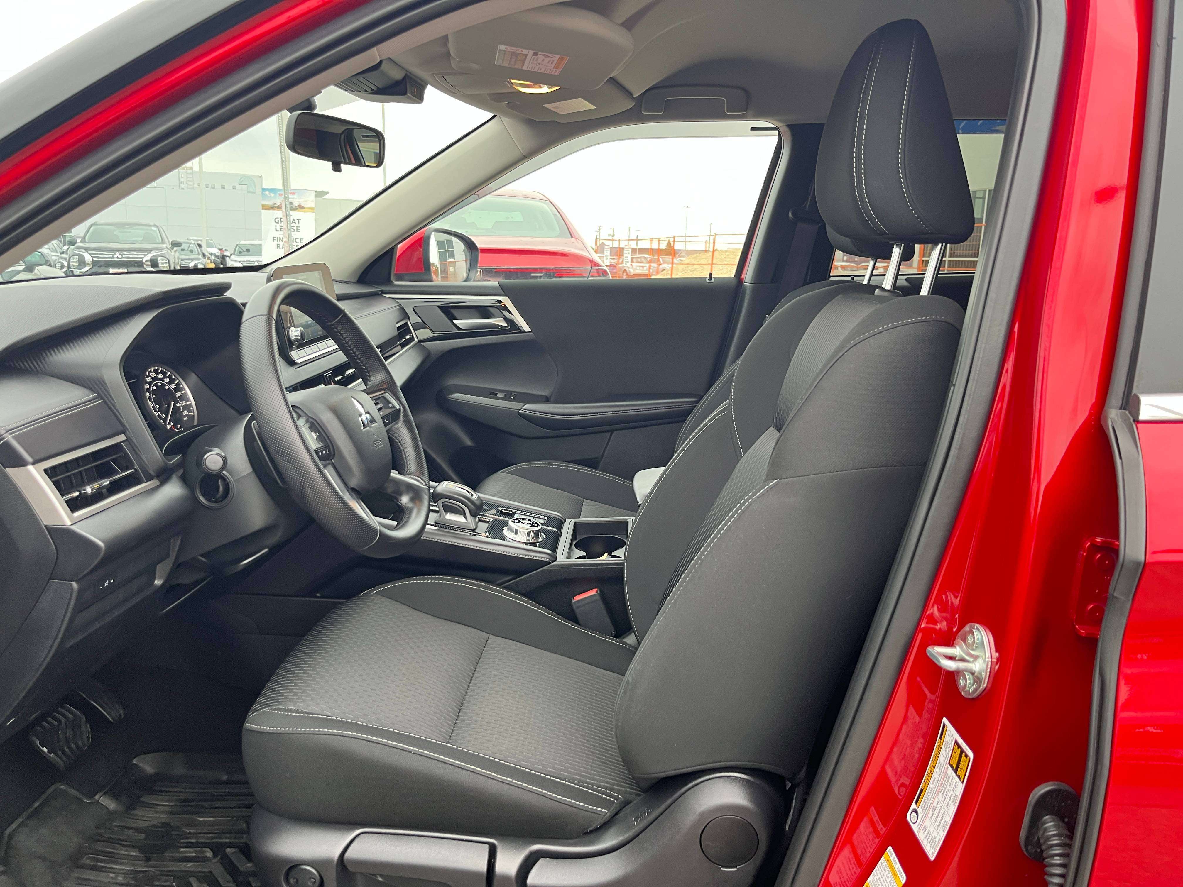2024 Mitsubishi Outlander ES AWC | No Accidents | Well Maintained | SUV — снимка 1