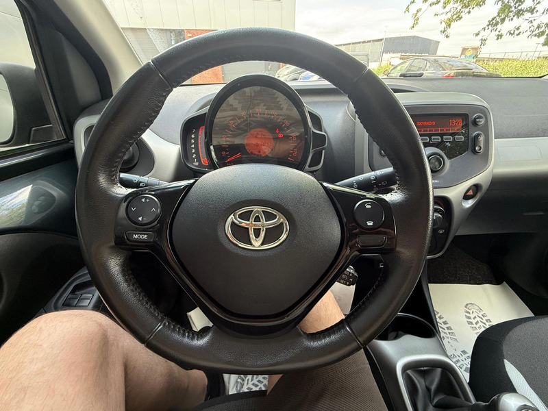 Toyota Aygo 1.0 VVT-i x-play/5D/bleutooth/Cruise — photo 13