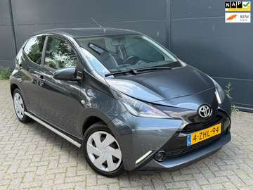1.0 VVT-i x-play/5D/bleutooth/Cruise