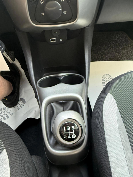 Toyota Aygo 1.0 VVT-i x-play/5D/bleutooth/Cruise — photo 24