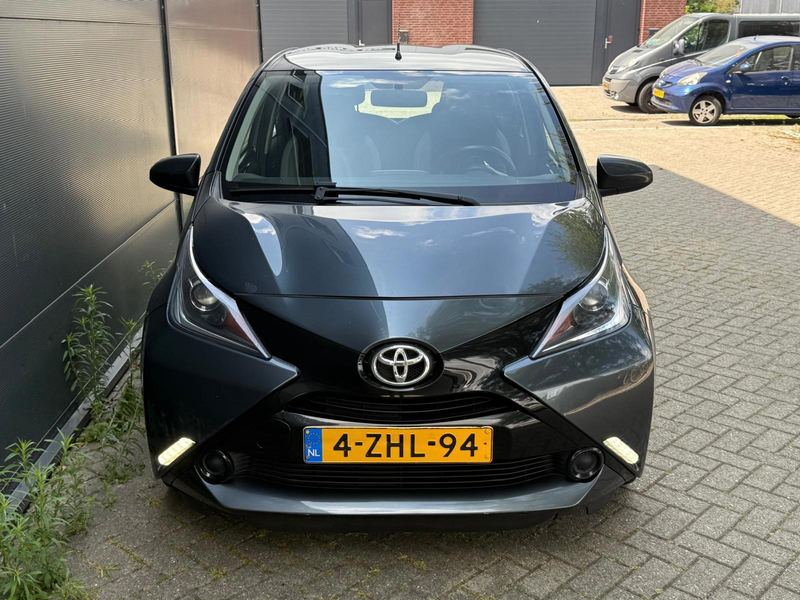 Toyota Aygo 1.0 VVT-i x-play/5D/bleutooth/Cruise — photo 2