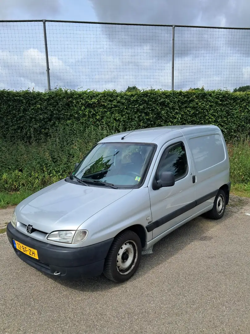 Peugeot Partner 2.0 HDI Avant. Argent - 1
