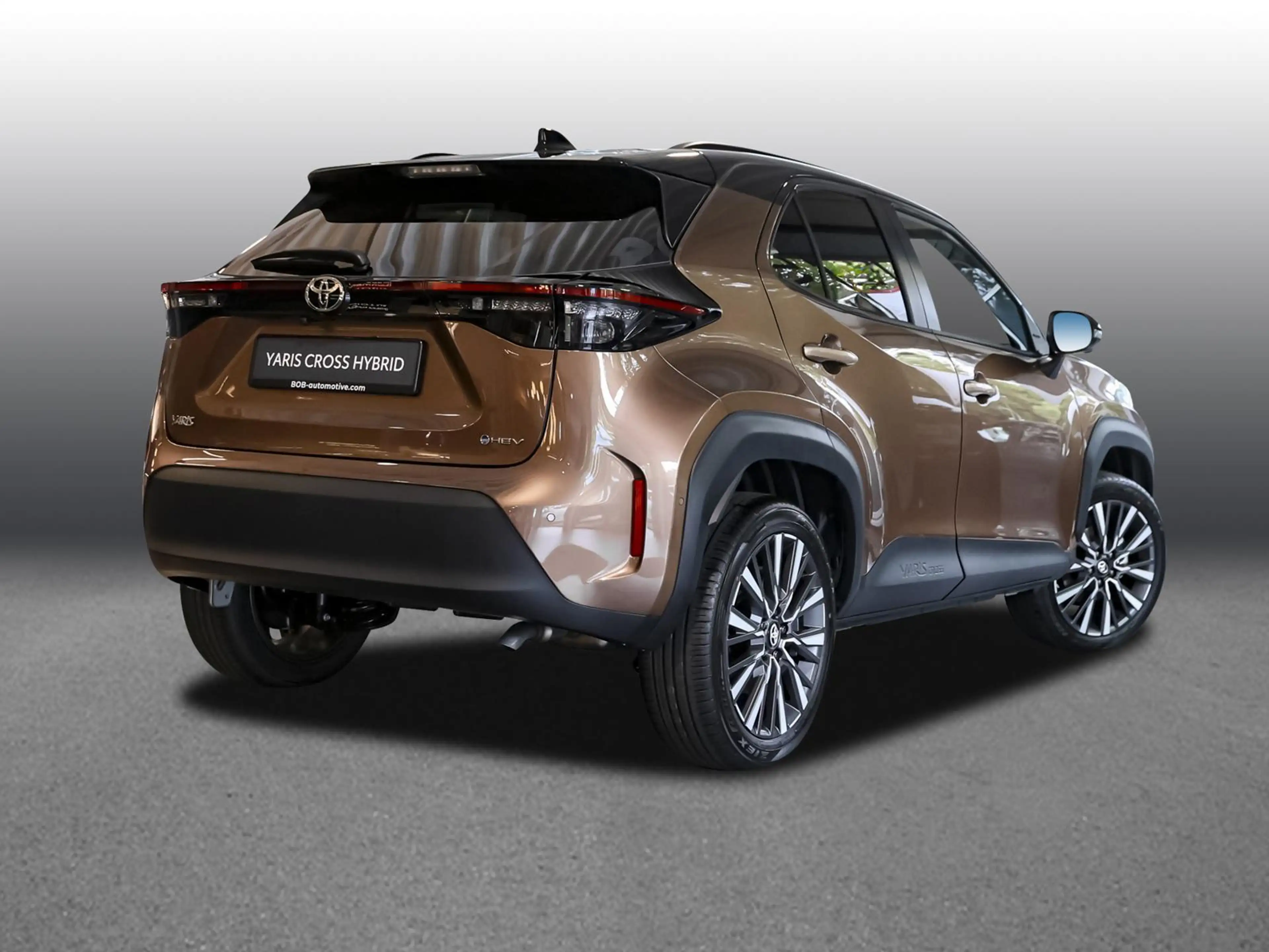 Toyota Yaris Cross Lounge 1.5 Hybrid Premium-P. NAVI — photo 2
