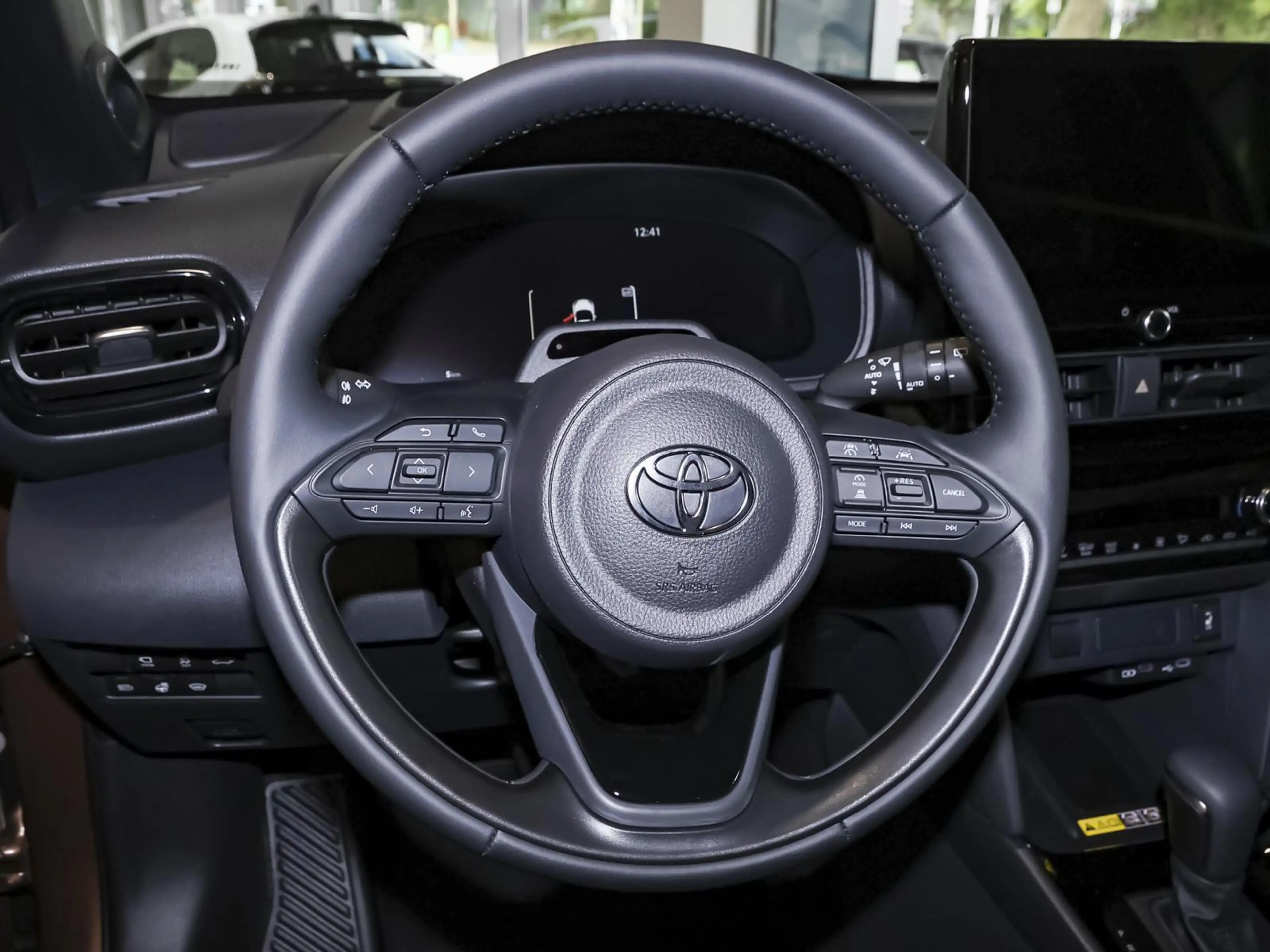 Toyota Yaris Cross Lounge 1.5 Hybrid Premium-P. NAVI — photo 10