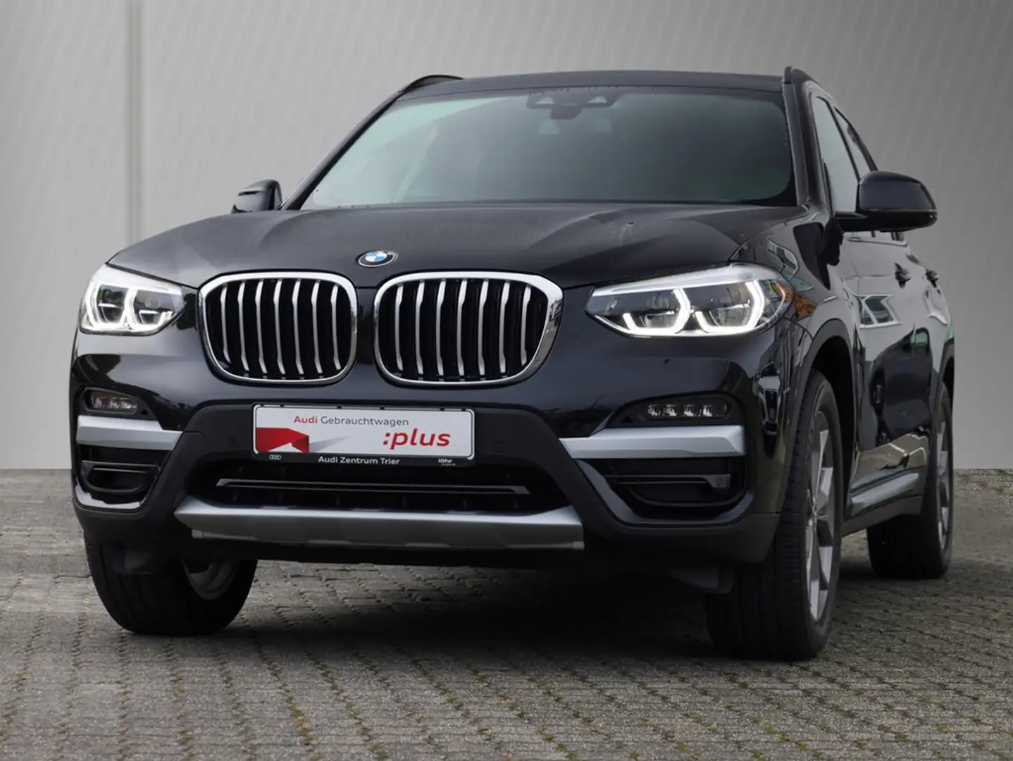 BMW X3 20i xDrive xLine Innovations Paket Schwarz - 2