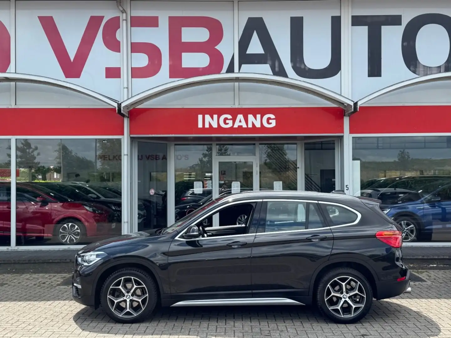 BMW X1 S-DRIVE 1.8 AUT.  LED HALF-LEER NAVIGATIE TREKHAAK Zwart - 2