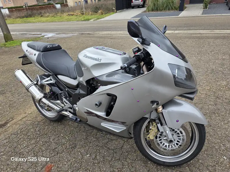 Kawasaki Ninja ZX-12R - foto 8