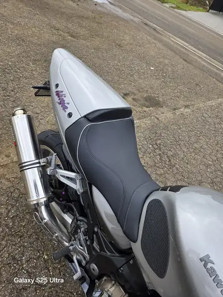 Kawasaki Ninja ZX-12R - foto 6