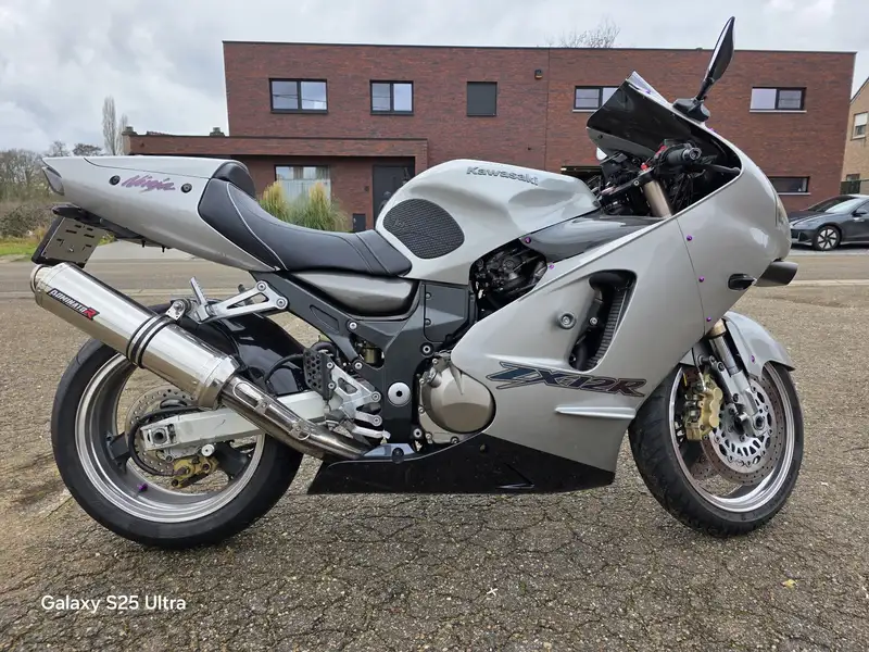 Kawasaki Ninja ZX-12R - foto 2