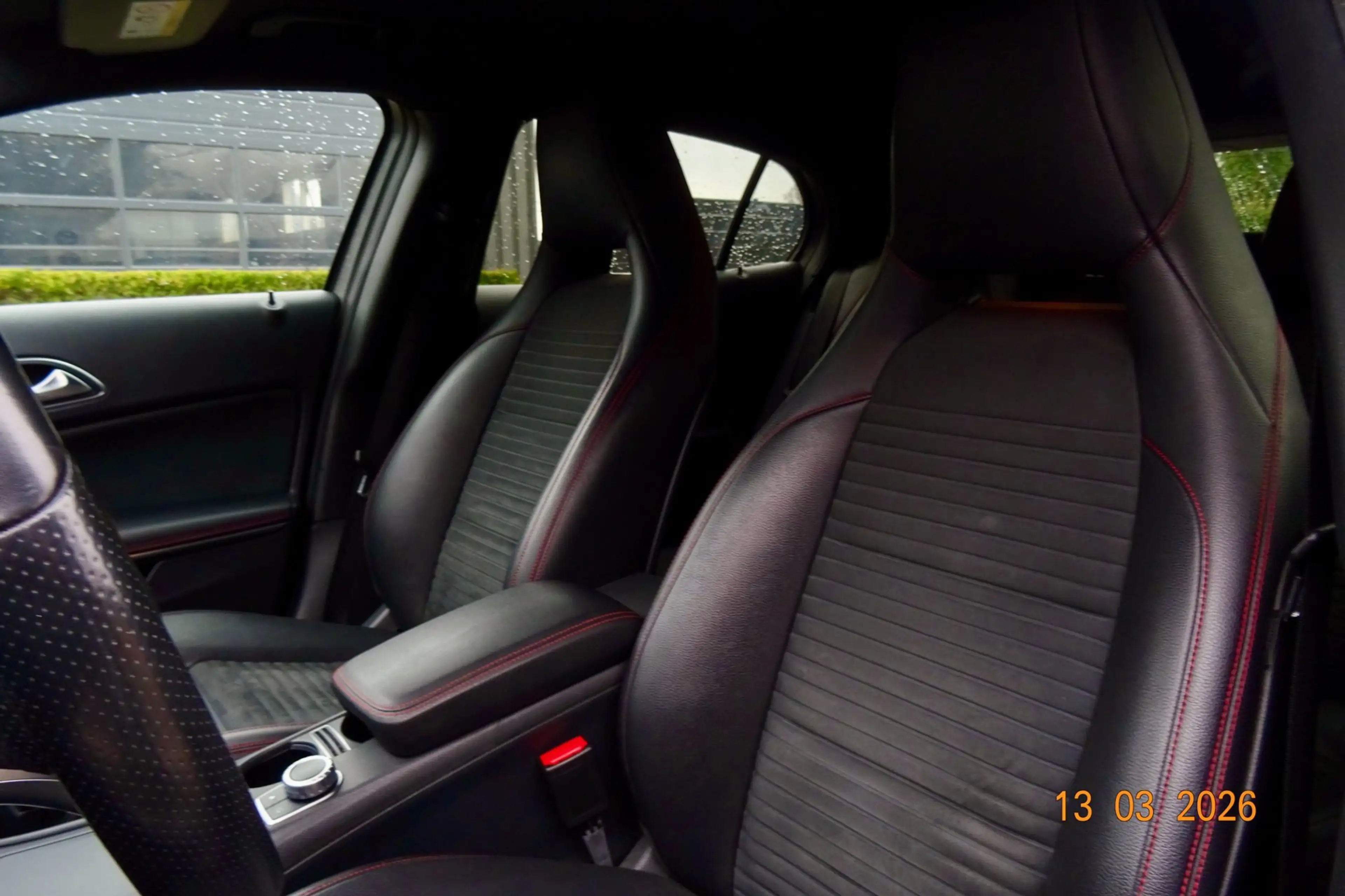 Mercedes-Benz GLA 250 4Matic /// AMG - Edition 1 /// Alcantra/Leer / Dea — photo 12