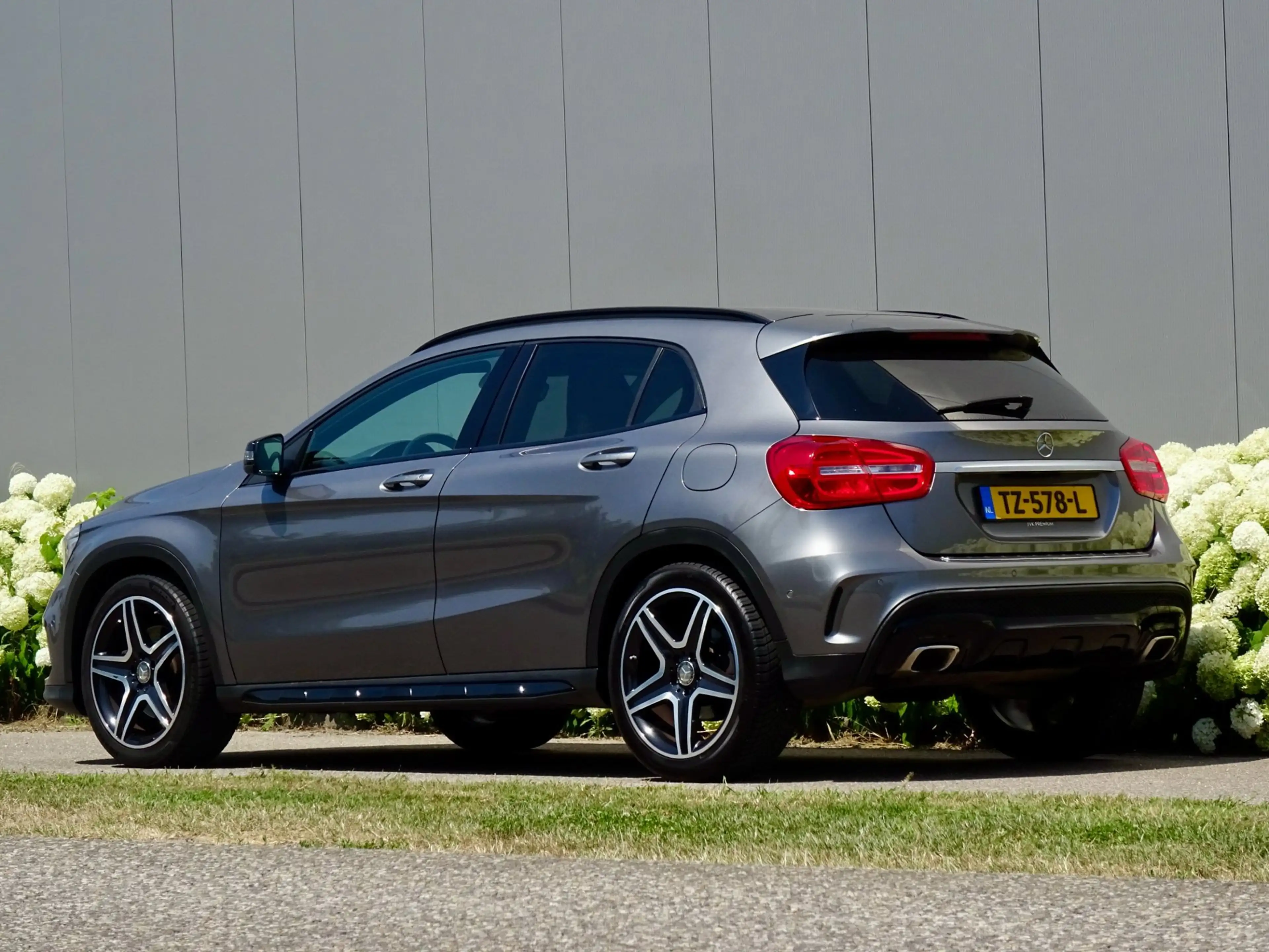 Mercedes-Benz GLA 250 4Matic /// AMG - Edition 1 /// Alcantra/Leer / Dea — photo 16