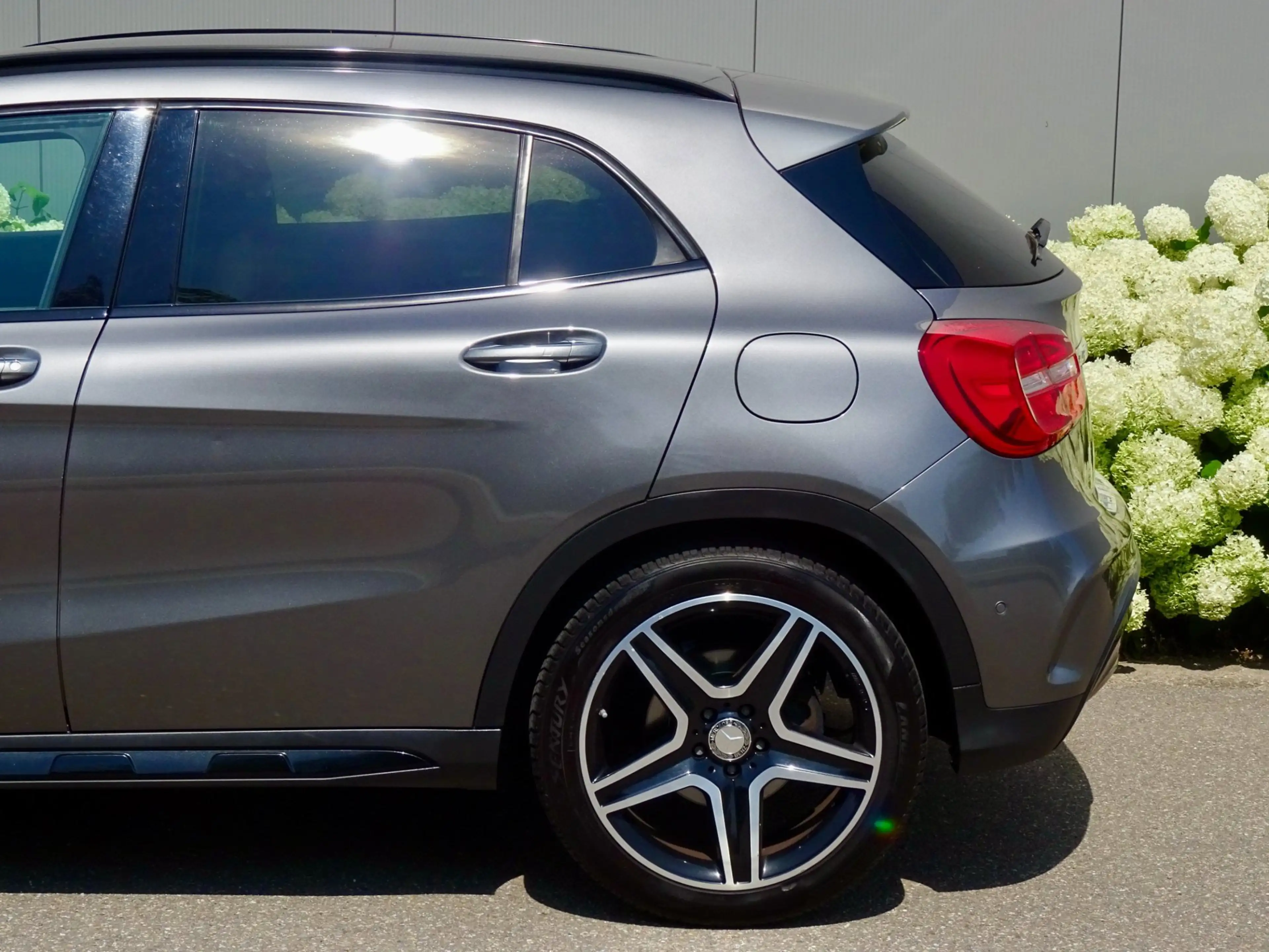 Mercedes-Benz GLA 250 4Matic /// AMG - Edition 1 /// Alcantra/Leer / Dea — photo 22