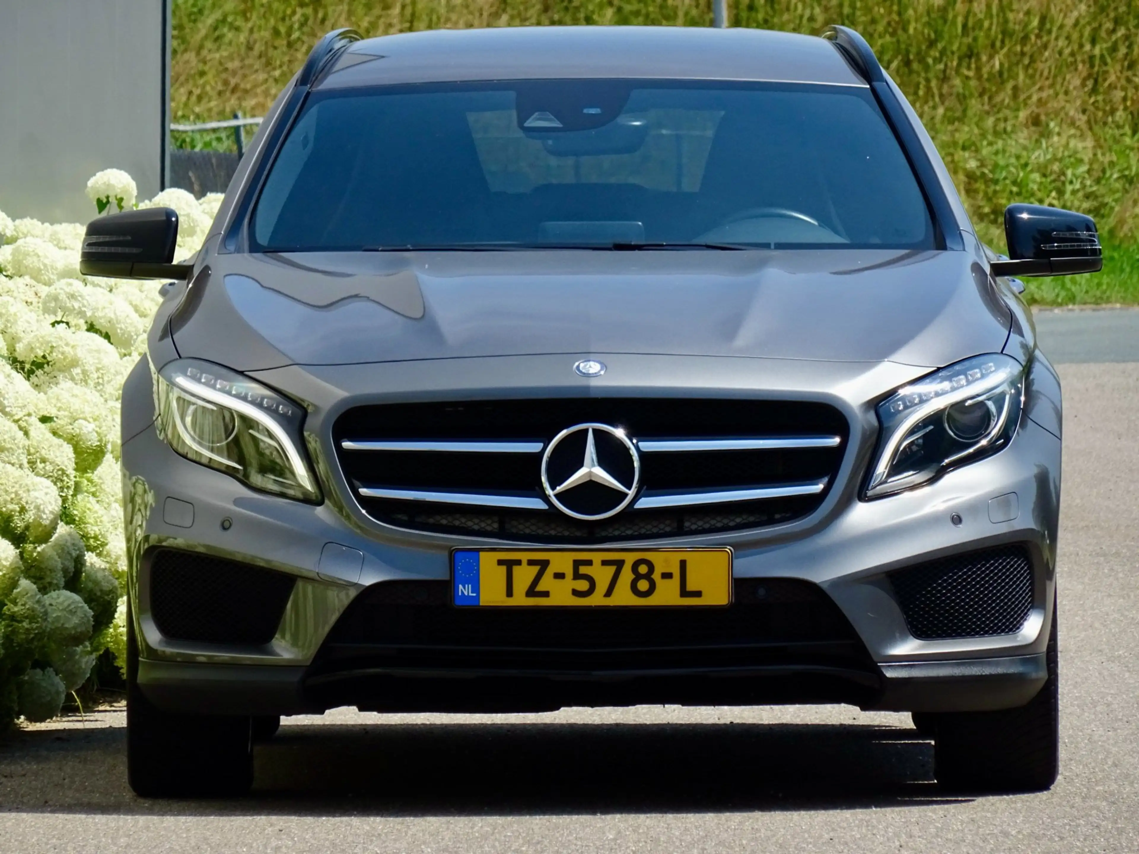 Mercedes-Benz GLA 250 4Matic /// AMG - Edition 1 /// Alcantra/Leer / Dea — photo 6