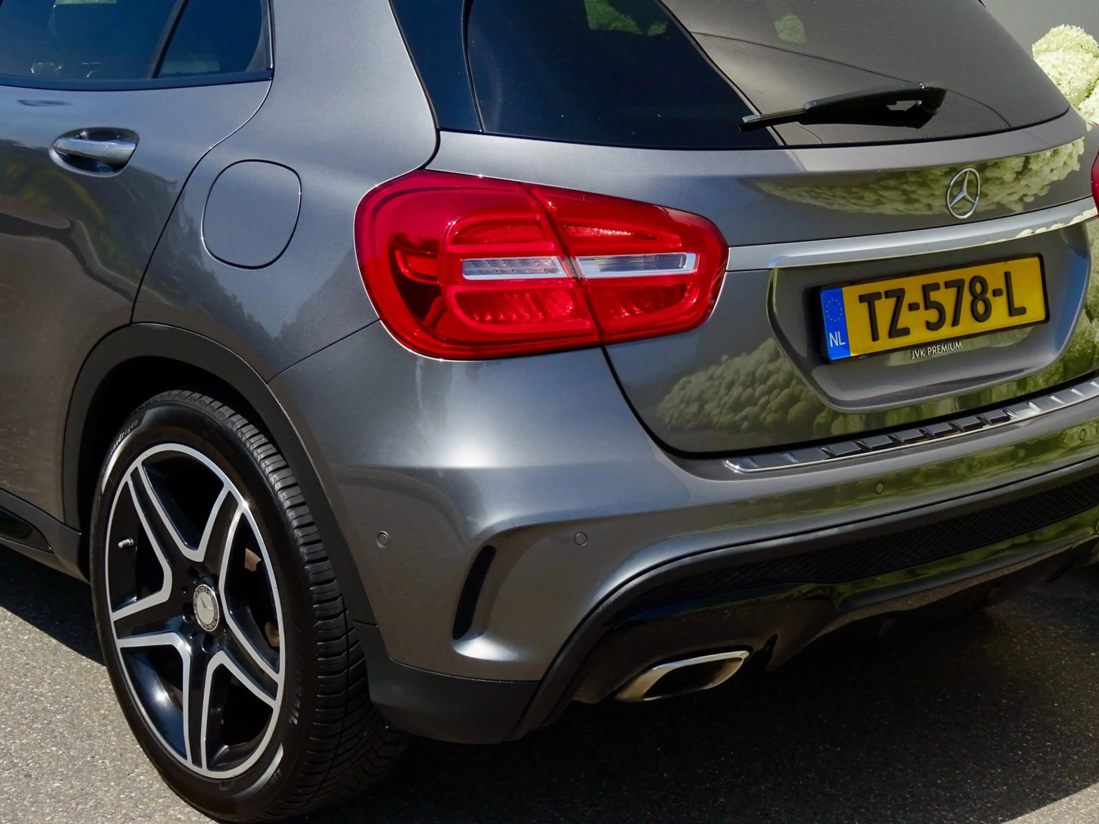 Mercedes-Benz GLA 250 4Matic /// AMG - Edition 1 /// Alcantra/Leer / Dea — photo 21