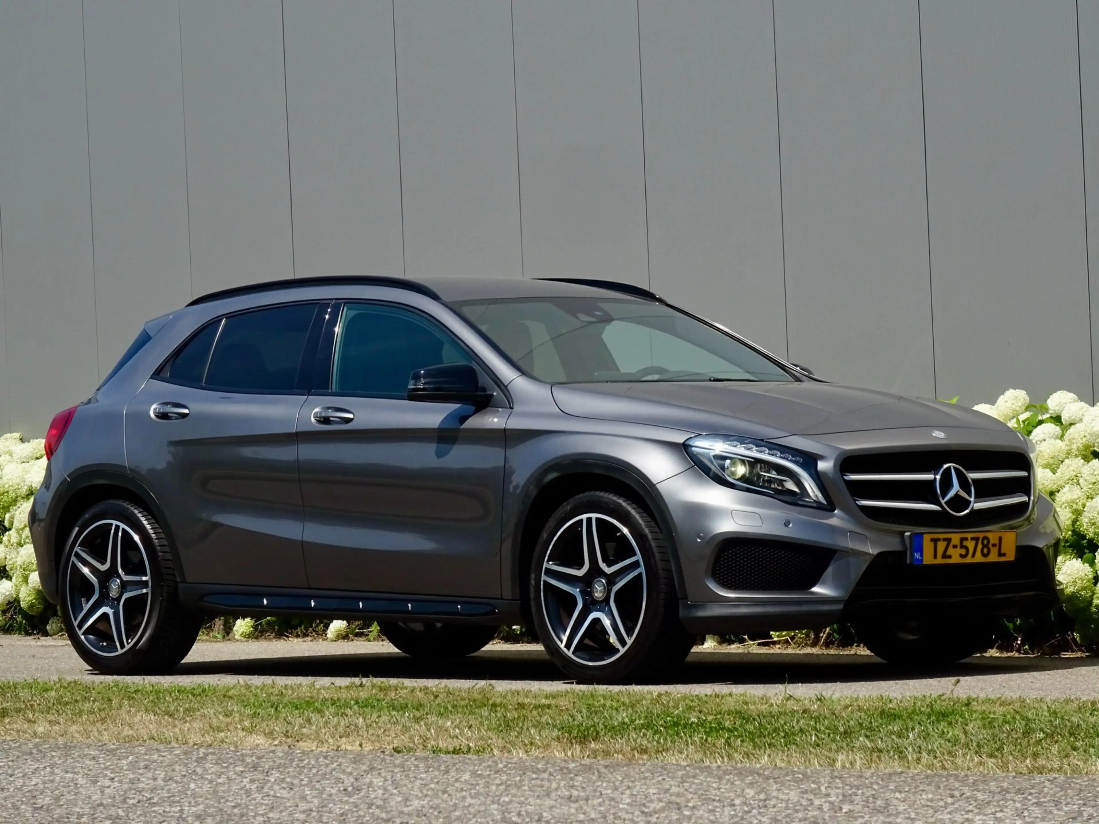 Mercedes-Benz GLA 250 4Matic /// AMG - Edition 1 /// Alcantra/Leer / Dea — photo 15