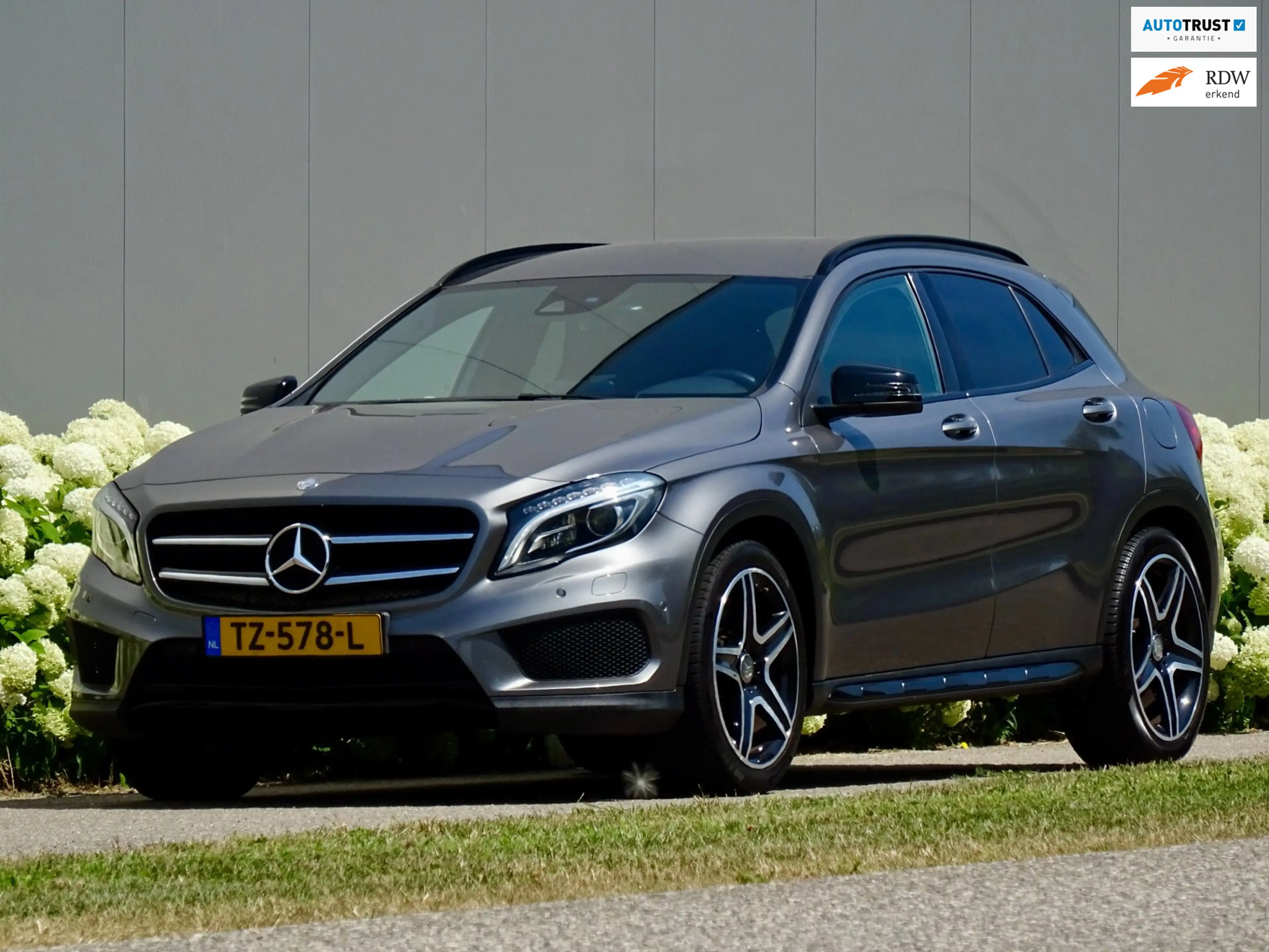 Mercedes-Benz GLA 250 4Matic /// AMG - Edition 1 /// Alcantra/Leer / Dea