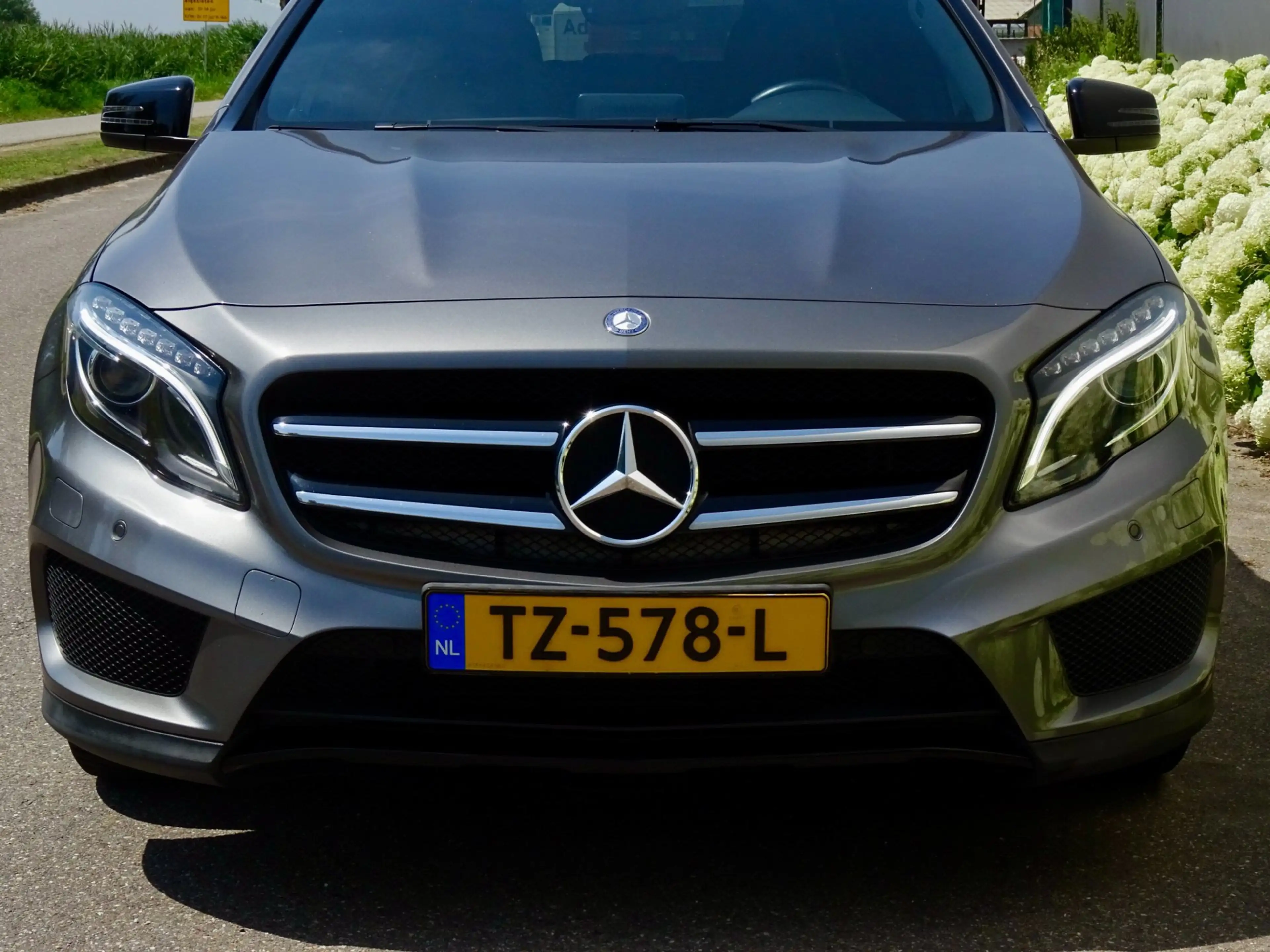 Mercedes-Benz GLA 250 4Matic /// AMG - Edition 1 /// Alcantra/Leer / Dea — photo 17