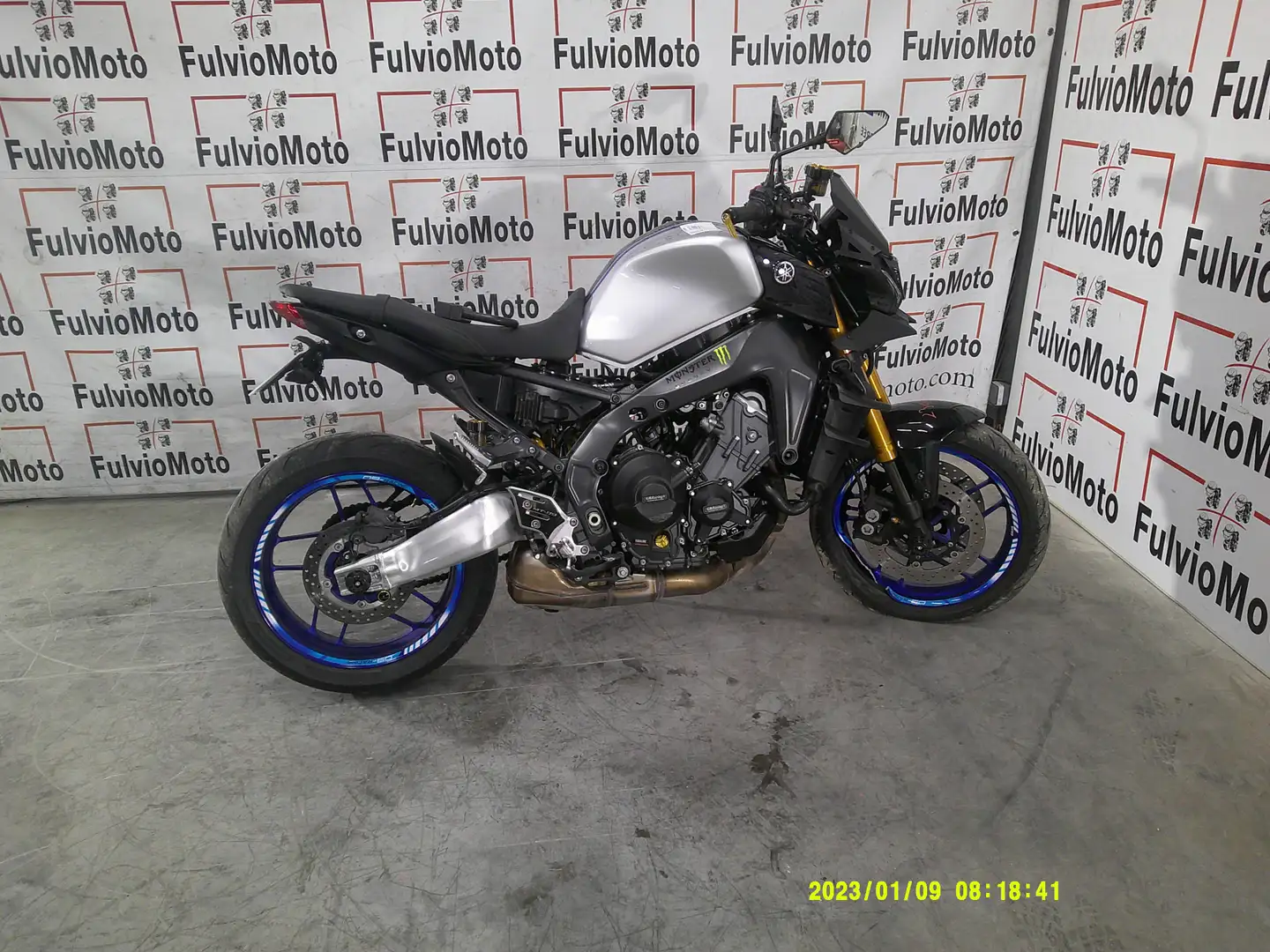 Yamaha MT-09 - 1