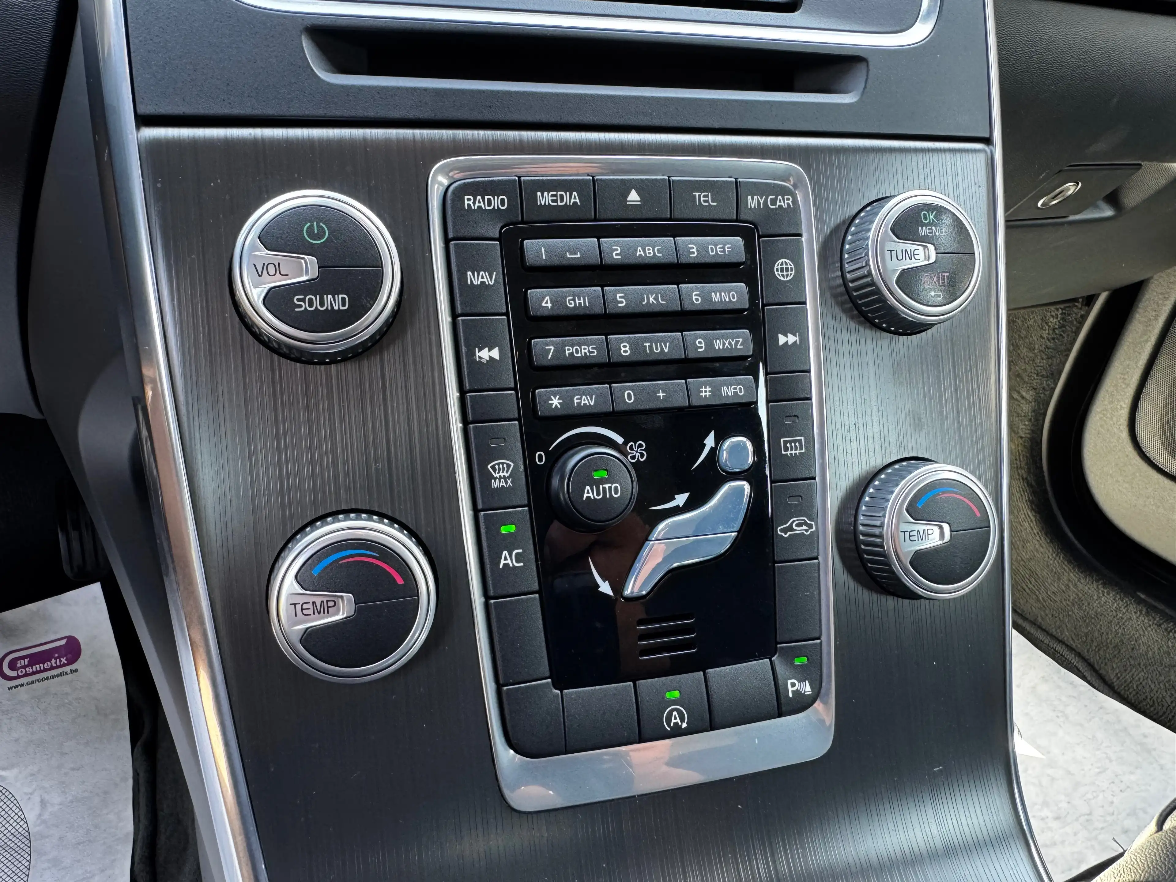 Volvo V60 Cross Country | LED | CRUISE CONTROL | DUAL AUTO A/C | LEDER | NAVI | PDC | — photo 12