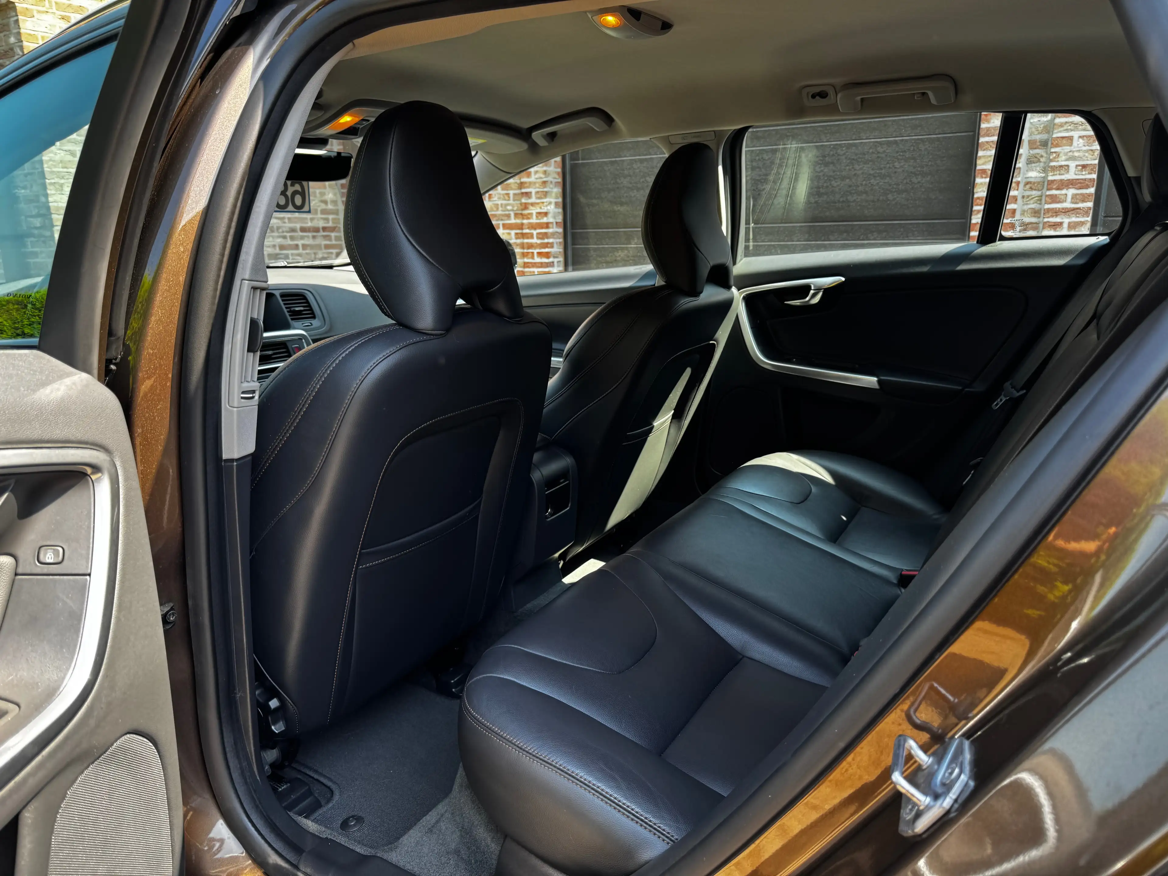 Volvo V60 Cross Country | LED | CRUISE CONTROL | DUAL AUTO A/C | LEDER | NAVI | PDC | — photo 14