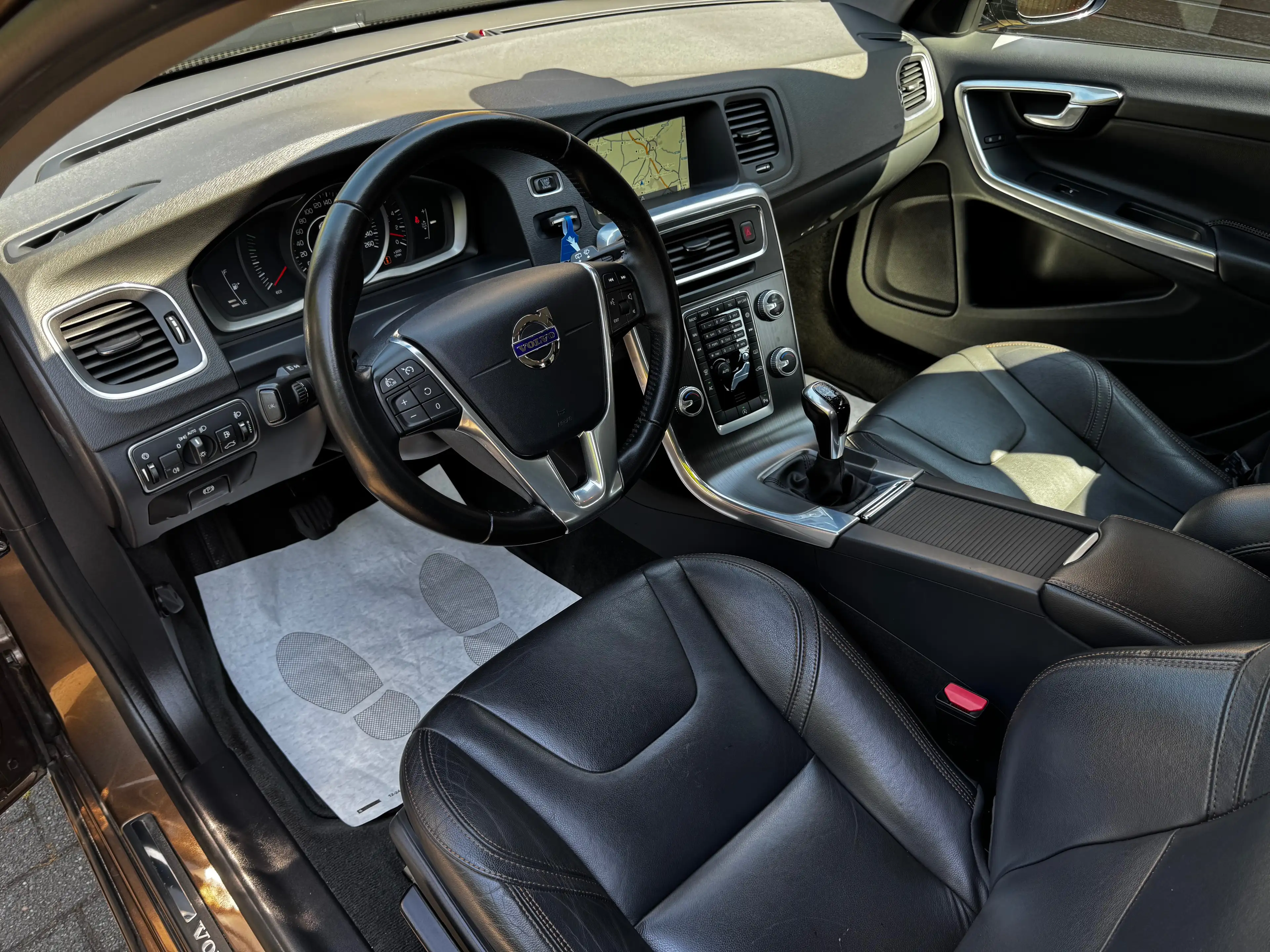 Volvo V60 Cross Country | LED | CRUISE CONTROL | DUAL AUTO A/C | LEDER | NAVI | PDC | — photo 5