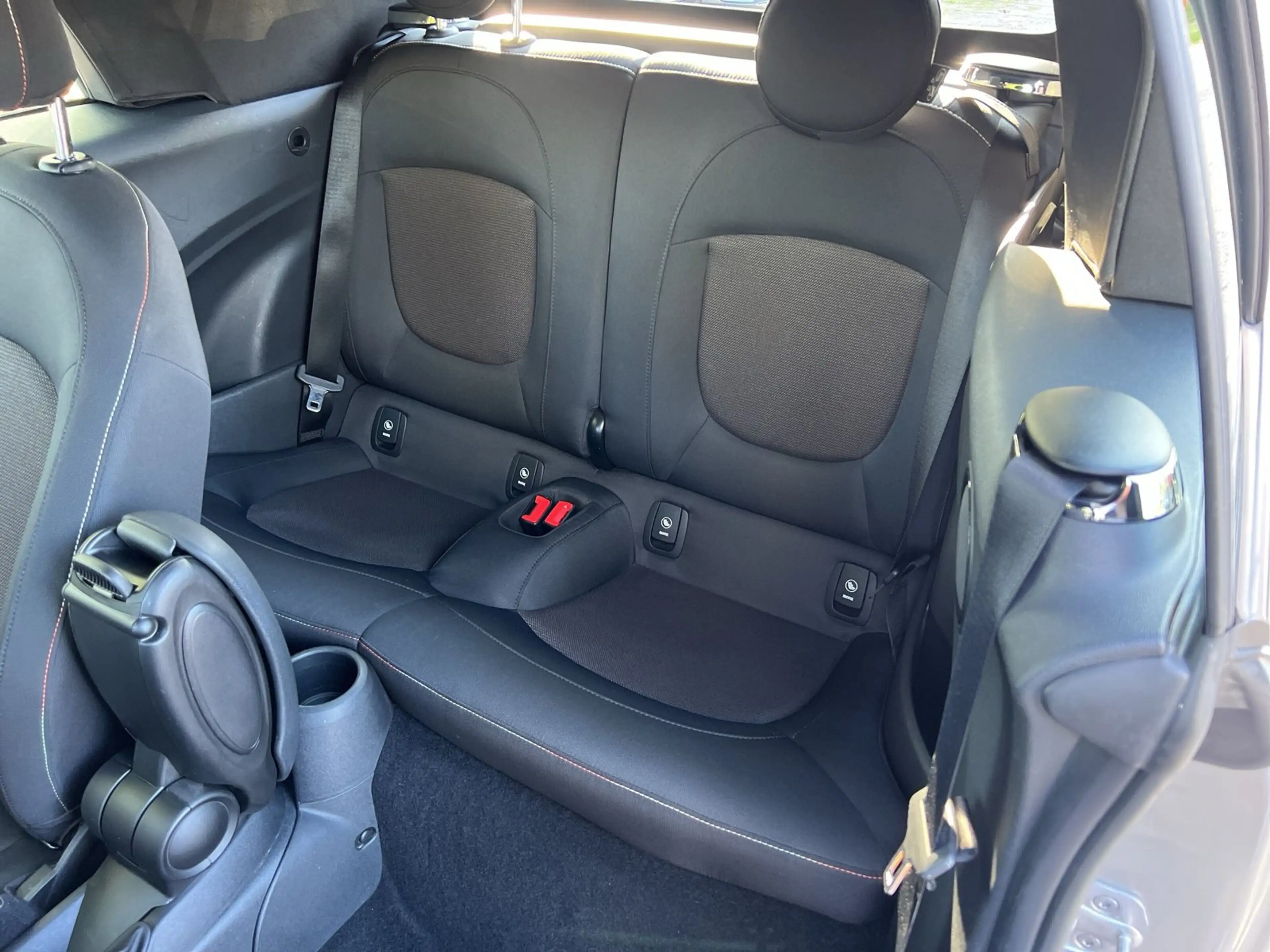 MINI Cooper Cabrio Cooper Cabrio Aut. LED Lenkradhz PDC Sithzg DA — photo 12