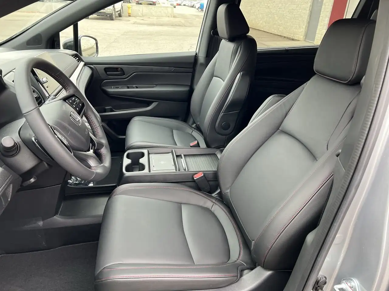 Honda Odyssey снимка Honda Odyssey