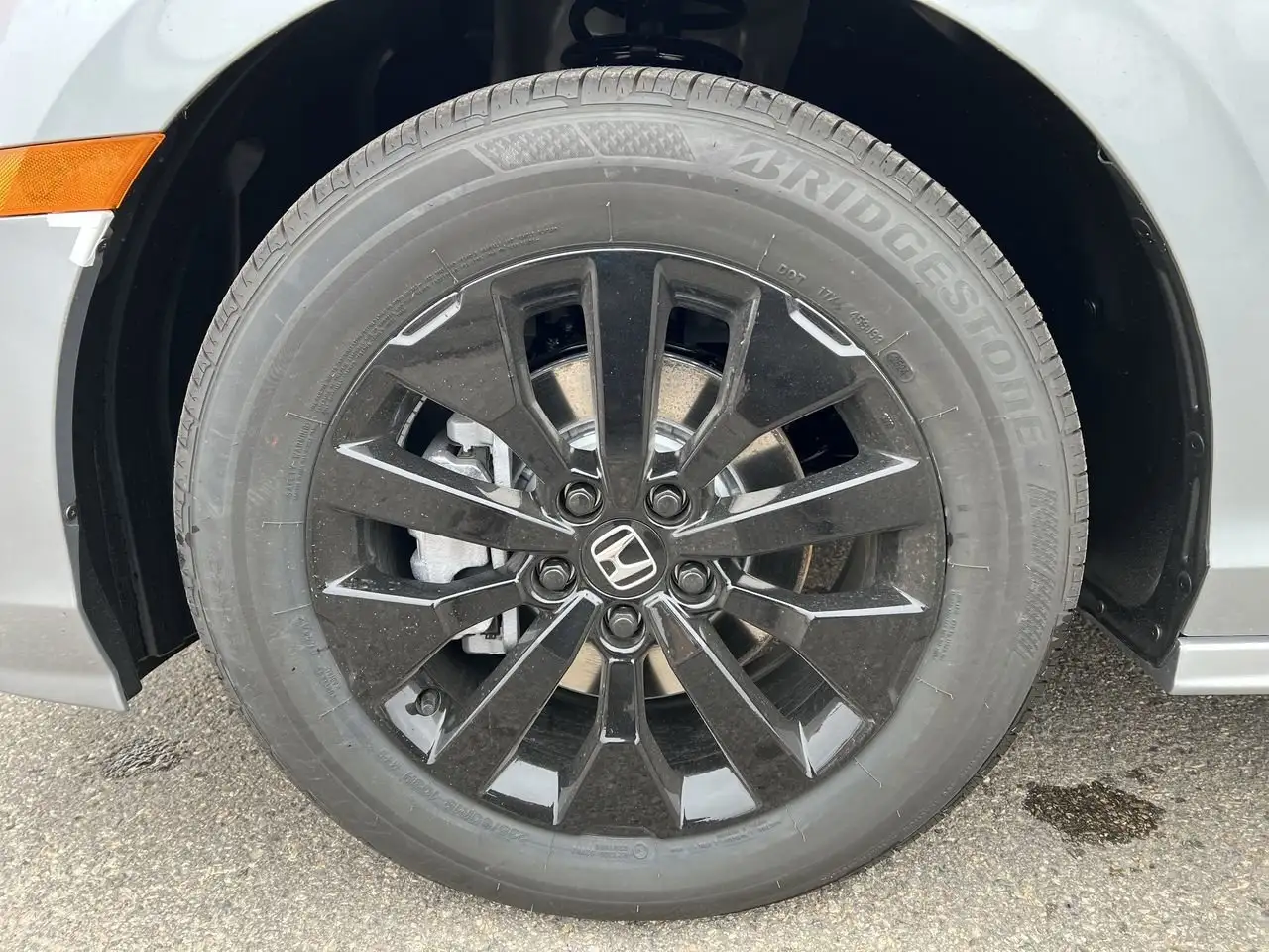 Honda Odyssey снимка Honda Odyssey