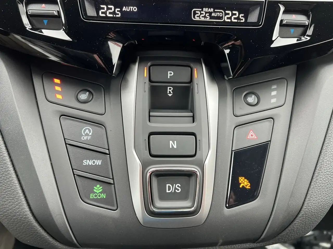 Honda Odyssey снимка Honda Odyssey