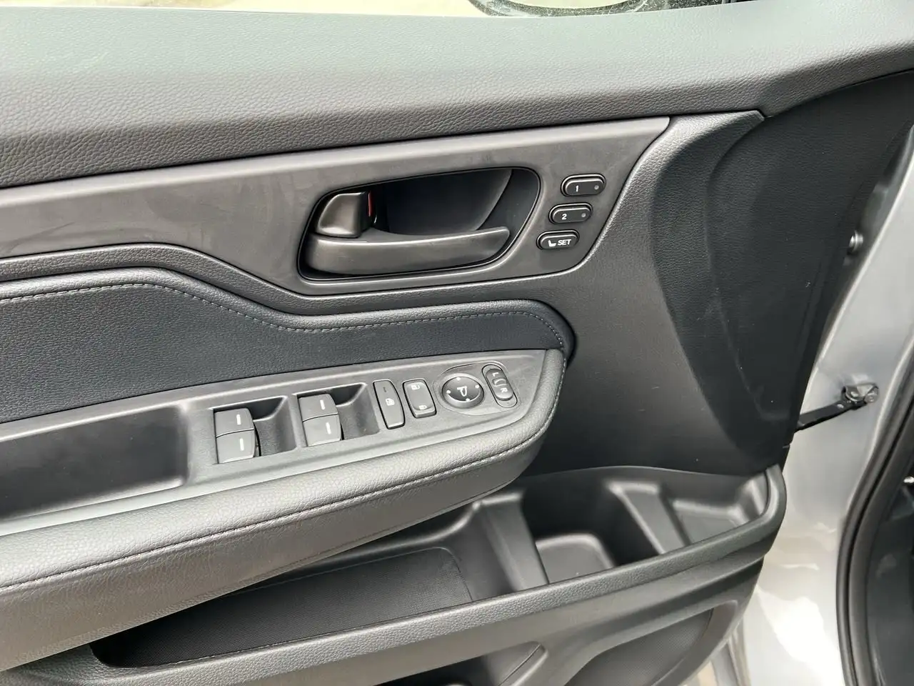 Honda Odyssey снимка Honda Odyssey