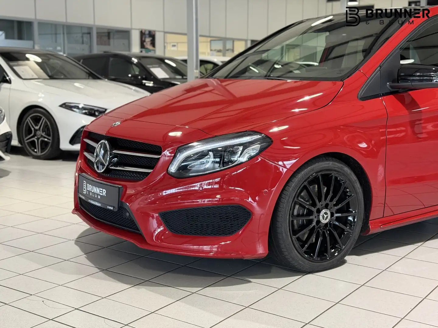 Mercedes-Benz B 250 B 250 AMG Line,Pano,Night,Memory,AHK,Navi,Kamera Rojo - 2