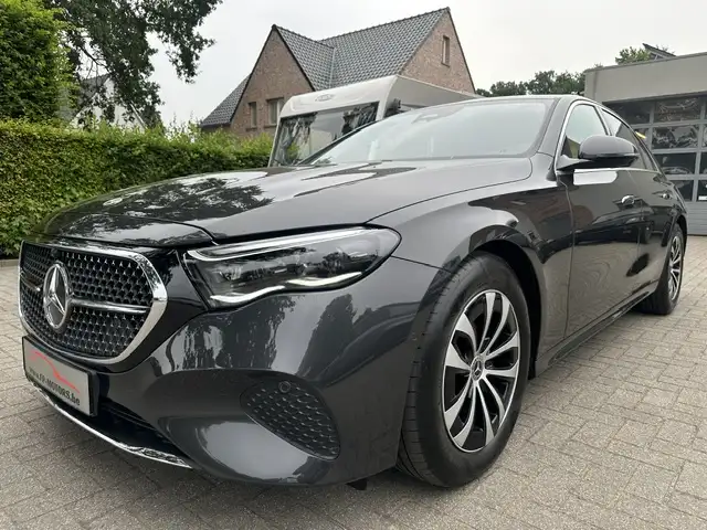 Mercedes-Benz E 200 E 200 Avantgarde in absoluut nieuwstaat! 15500km, 2 jaar mercedes iunge sterne garantie
